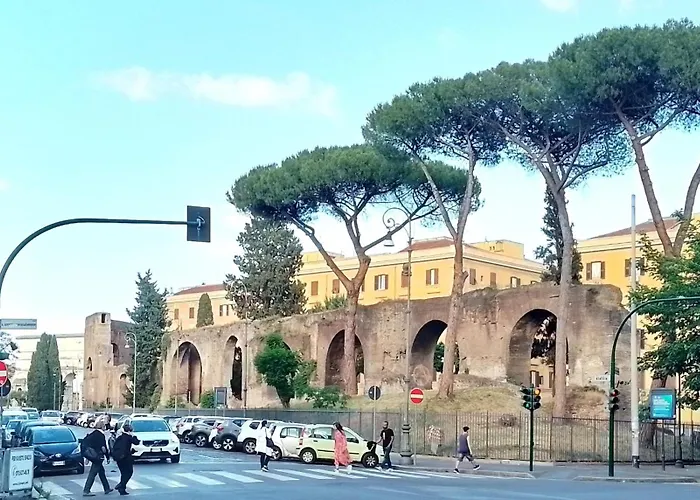 Acquedotto Di Nerone Pensión 4*
